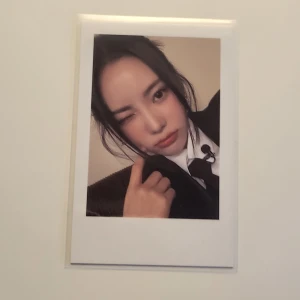 ODD EYE CIRCLE  - Oddeyecircle jinsoul pre order benefit from their version up album  Proofs on instagram @chaeyouh 
