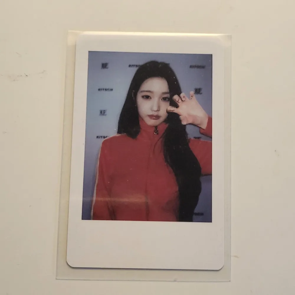 Ive wonyoung photocard polaroid pre order beniftit lucky draw from their I HAVE album  Proofs on instagram @chaeyouh. Övrigt.