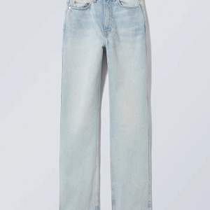 Weekday jeans i modellen rowe i bra skick 