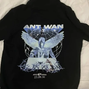 Ant wan merch - Säljer då jag aldrig använder, först till kvarn!