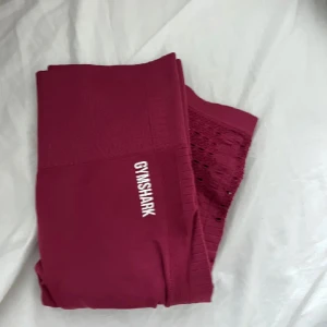 Gymshark Träningstights  - skitsnygga Träningstights från Gymshark, knappast använda, storlek xs💞