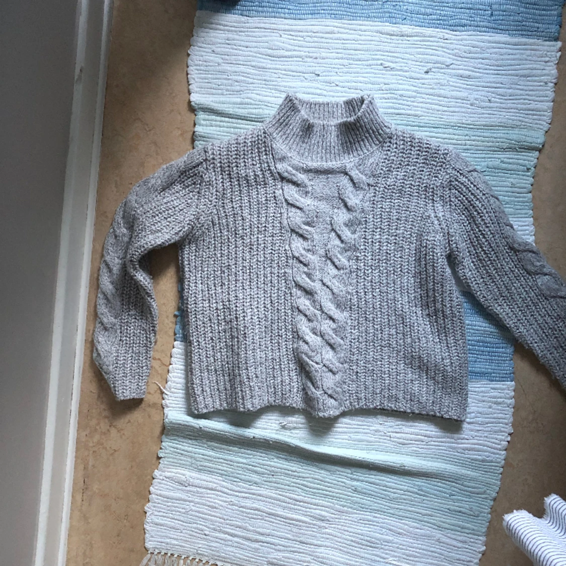 Stickad tröja