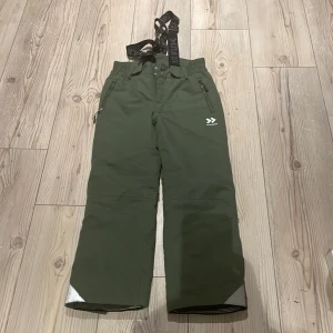 Skidbyxor - Skidbyxor i nyskick 