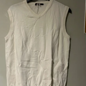 Henri Lloyd top - Utmärkt skick, behövs ba strykas