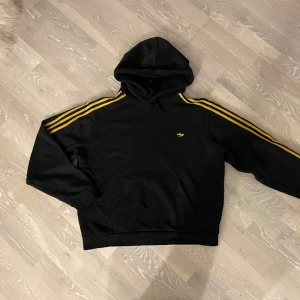 Adidas hoodie - Fet hoodie, bra kvalite