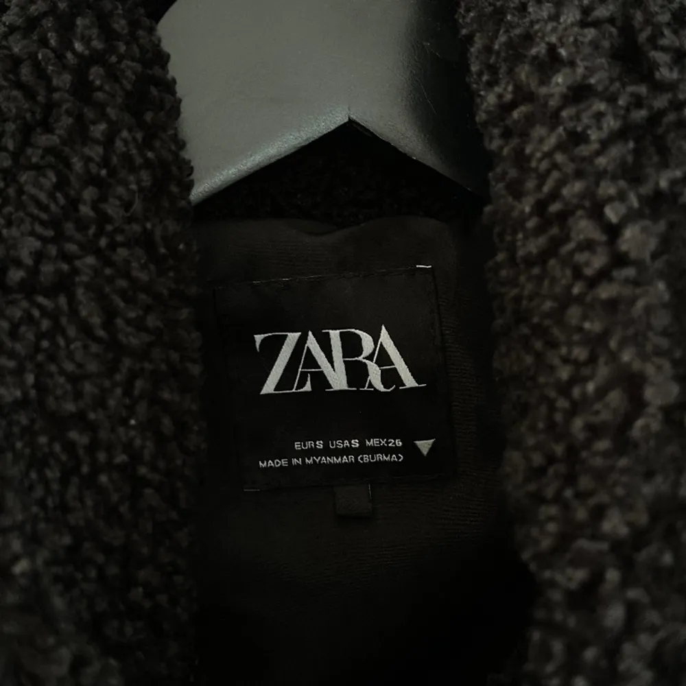 Pilejacka från Zara, använd ett fåtal gånger. Storlek S. Jackor.