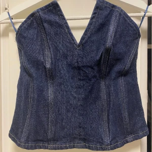 Zara korsett jeans  - Fin zara korsett topp i jeans matrial. 