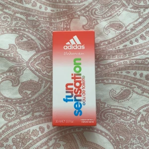 Adidas parfym  - Helt oöppnad parfym från adidas, aldrig använd. 