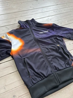 Adidas y2k tröja - Cond 9,5/10 Size M