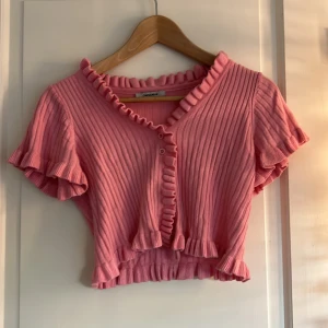 Rosa topp - Söt rosa topp från chiquelle 💖 sällan andvänd och i bra skick💋