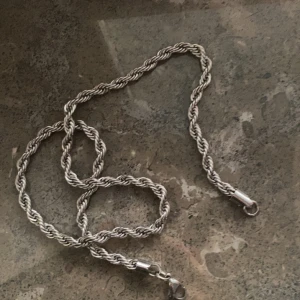 Cordell halsband  - Bra skick, medel tjockhet 