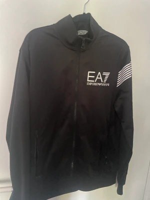 Ea7 tröja  - Ser inte så andvänd ut, pris går att diskutera 