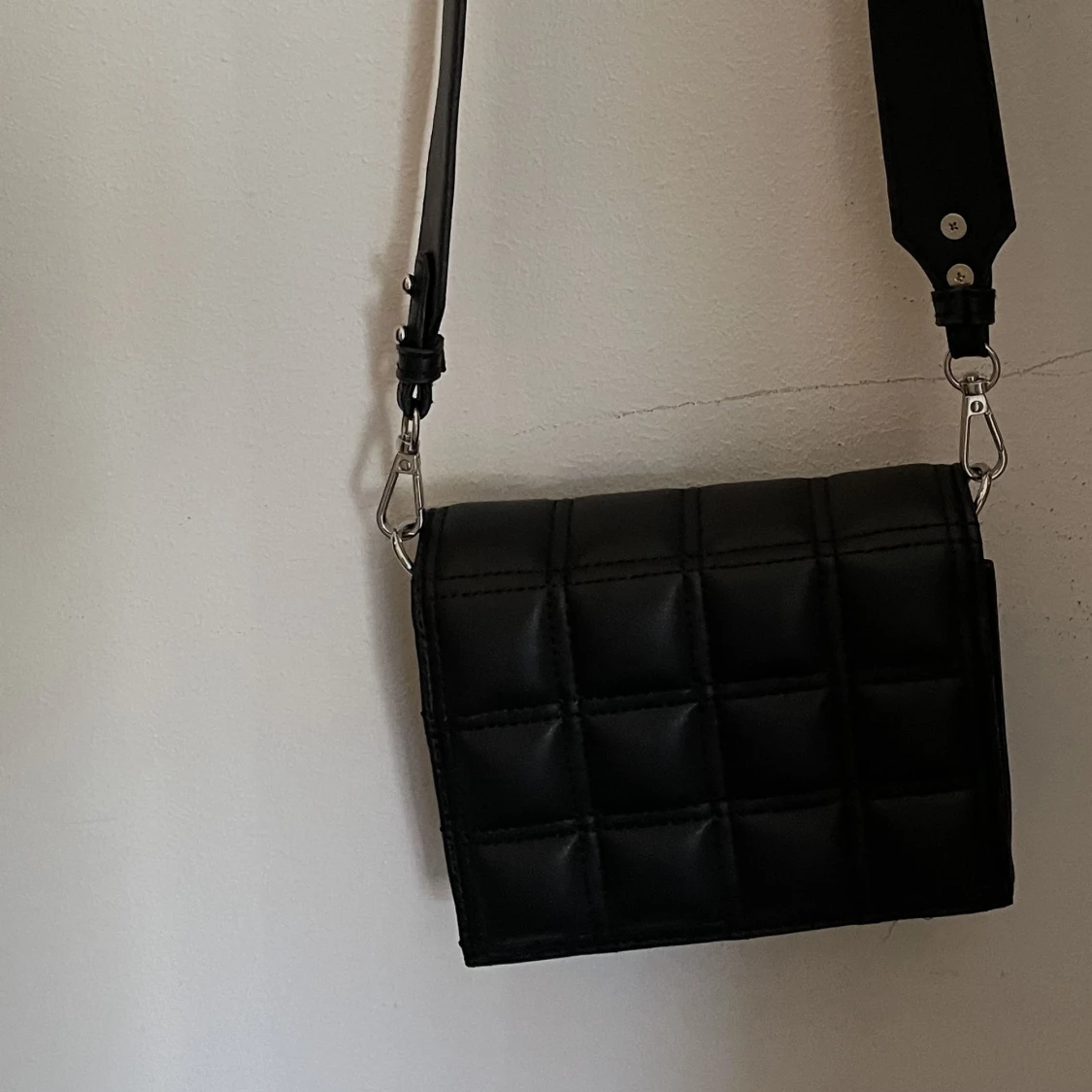 Svart axelbandsväska 🖤