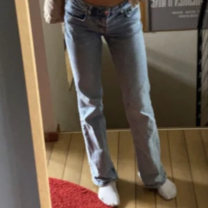 Low Waist jeans - Lågmidjade jeans från hm, storlek 36! Bra skick, stretchiga. 