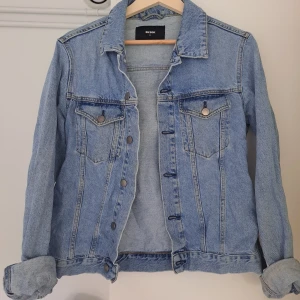 Jeansjacka från Bik Bok  - Jättefin jeansjacka från Bik Bok 