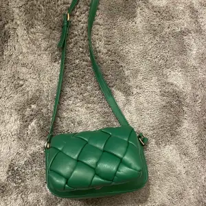 Grön väska från primark