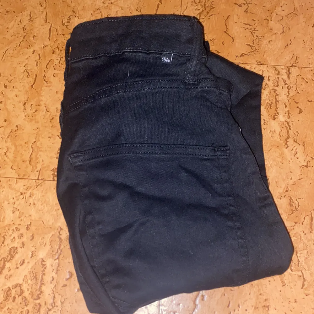 Ännu ett par jeans från lager 157, strl M och använd fåtal gånger. Jeans & Byxor.