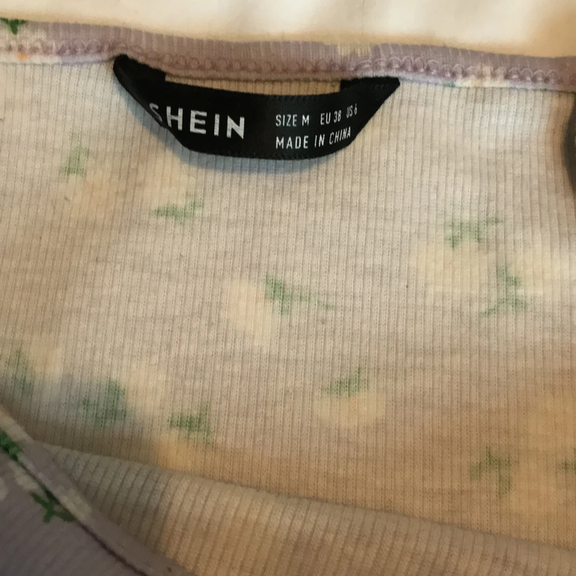 Lila linne med blommor  - 91