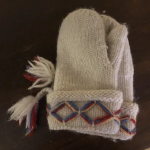 Lovikka vantar - Lovikka vantar i bra skick 😁