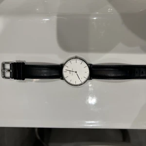 DW klocka  - Daniel Wellington klocka i fint skick. 