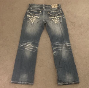 OLIMP JEANS - fetaste jeansen olimps nästan nya lappar kvar. mina favoriter sitter sjukt bra och baggy med en fin bootcut passform. släpper de för jag behöver pengar! kom dm för frågor!! 😘😘