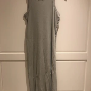 Klänning - Ribbad klänning🌟