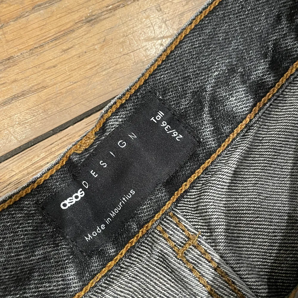 Jeans från ASOS tall design, fint skick och inte så använda.. Jeans & Byxor.