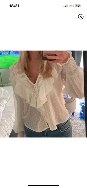 Zara blua - Super söt zara blus som endast är använd fåtal gånger. 
