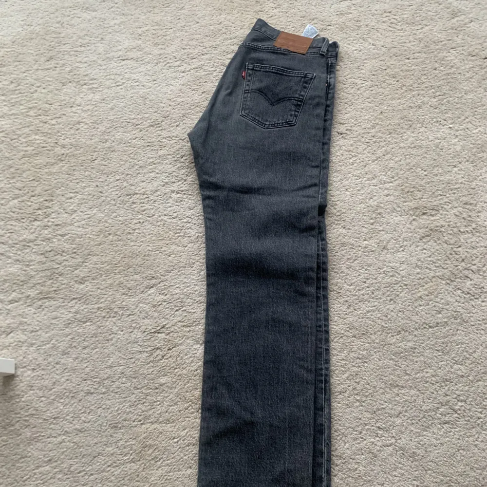 Svart/grå model 501  Superfint skick. Jeans & Byxor.