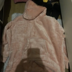 Mjukis hoodie  - Den är helt ny och oanvänd.