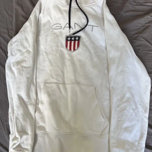 Gant hoodie - Originalpris 1000kr, säljs för 600kr. Pris går att förhandla, köparen står för frakt. 