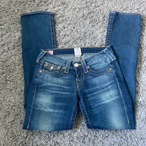 True religion jeans - Jättefina true religion jeans i modellen Billy! ❤️Lågmidjade!!