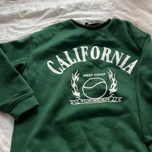 Hoddie - Använd tre gng jätte fin färg