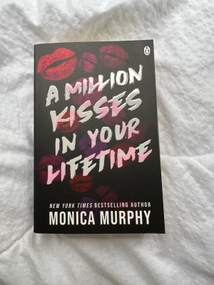 Bok  - Ryggen är lite böjd som ni kan se på andra bilden 