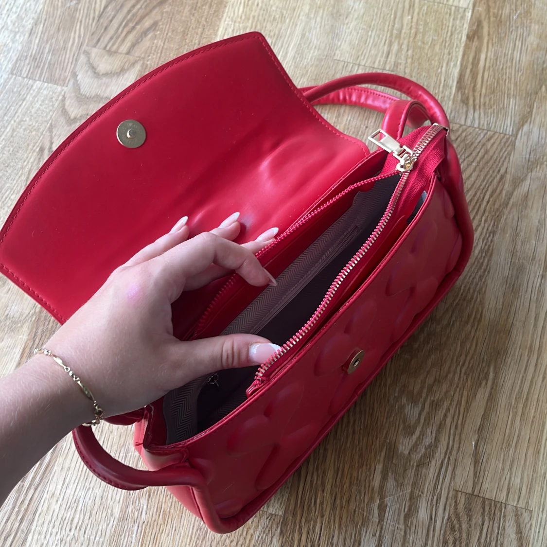 Röd handväska - 90