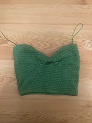 Tub topp - Super fin tup topp som aldrig använts då den blivit för liten runt mina bröst. 