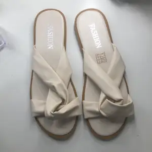 Jätte fina sandaler, helt nya!❤️