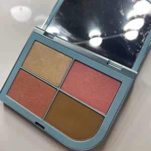 BeautyAct - BeautyAct palett använd fåtal gånger o kommer inte till användning längre, säljer för 50kr nypris är 299💞