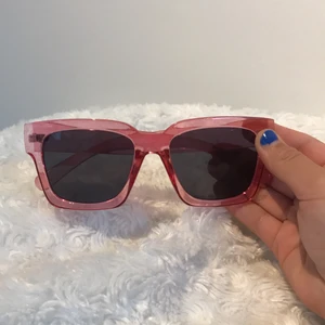 Solglasögon  - Snygga solglasögon 🕶 liknar chimi eyewear! 90 exk frakt  💗💗