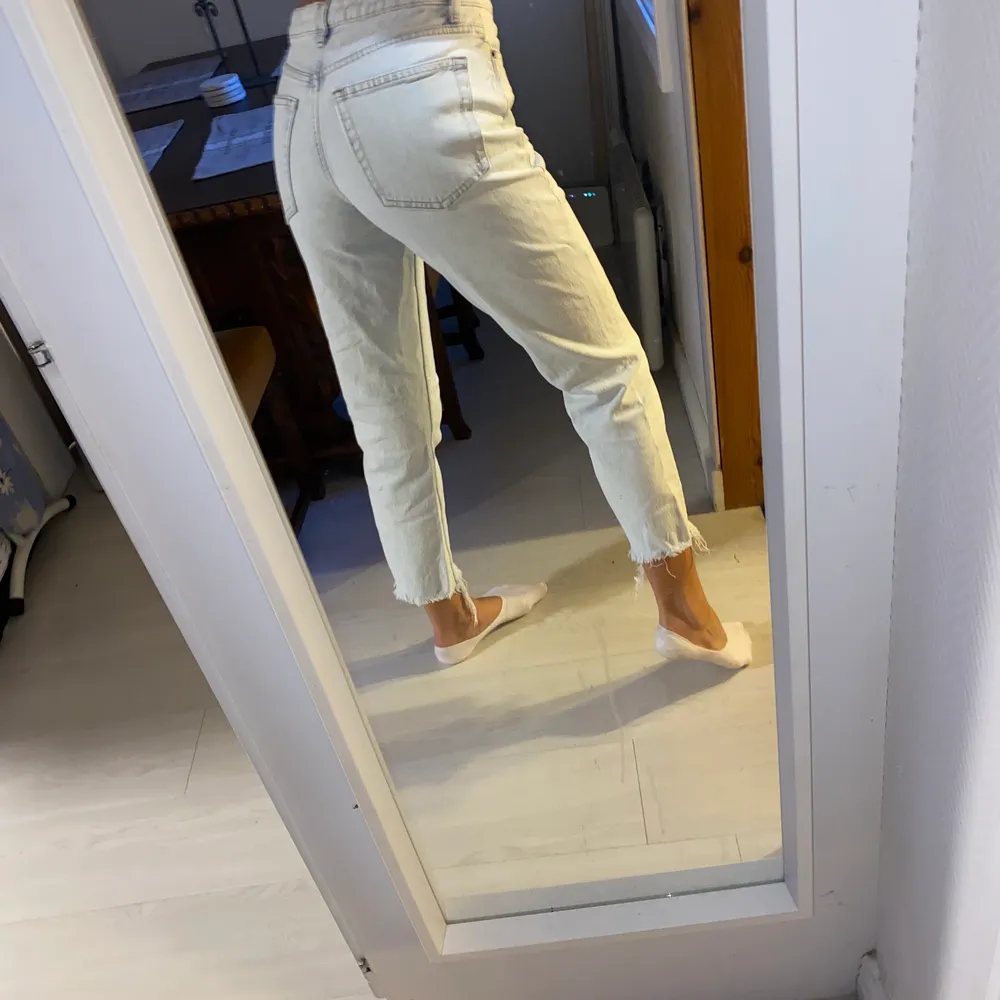 Säljer dessa jeans från topshop i storlek 36. Jeans & Byxor.