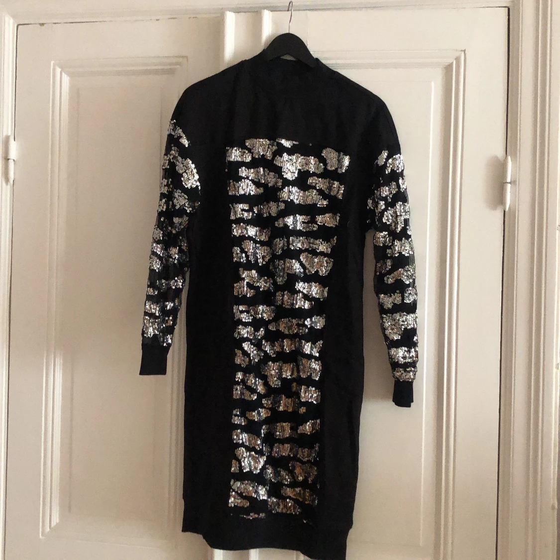 Sweatshirt klänning med paljetter