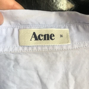 Skjorta från acne - Cool skjorta från Acne köpt secondhand🙏🏼