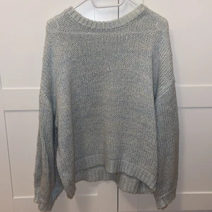 Stickad tröja - Säljer denna stickade tröja från NA-KD. Storlek M, 150kr💫