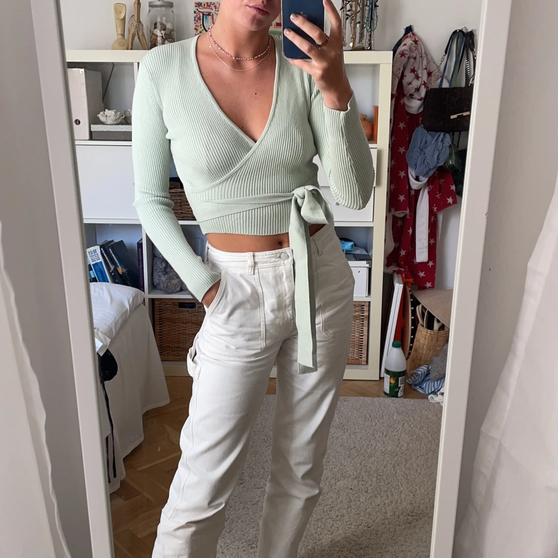 Snygg stickad tröja med knyte