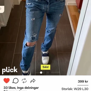Abecrombie & fitch  - Jätte snygga jeans från abecrombie & fitch som är köpa här på plick för ca 400kr men sköljer för betydligt mindre❤️säljer för att det inte kommer till andvönding👍🏾👍🏾