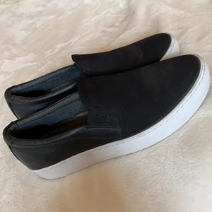 Vagabond  - Säljer nu mina mocka vagabond skor som tyvärr är försmå. Använda en kväll och storlek 36🤩