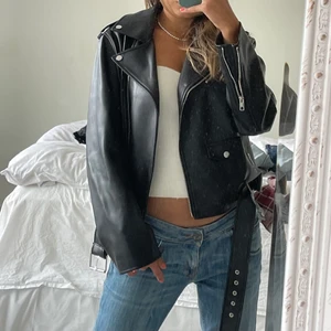 OVERSIZED JACKA💙 - Super snygg oversized skin jacka, 3 för 2 på allt!!💓💓