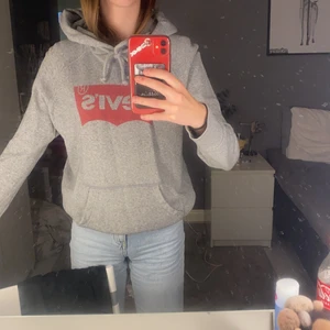 Levis hoodie - Passar xxs-s, inga fläckar eller hål, bra skick