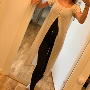 Tunika 🤩 - Jätte fin tunika,linne,klänning you name it jag vet inte vad denna kallas. Den är köpt från zara. Den är helt oanvänd med tagsen kvar så hojta om du är intresserad 💖