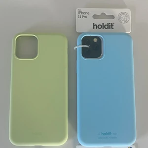 Mobilskal - Jag säljer två skal från Holdit som jag inte har använt eftersom att jag köpte i fel storlek! Ett för 60 eller två för hundra 100 inkl frakt☺️